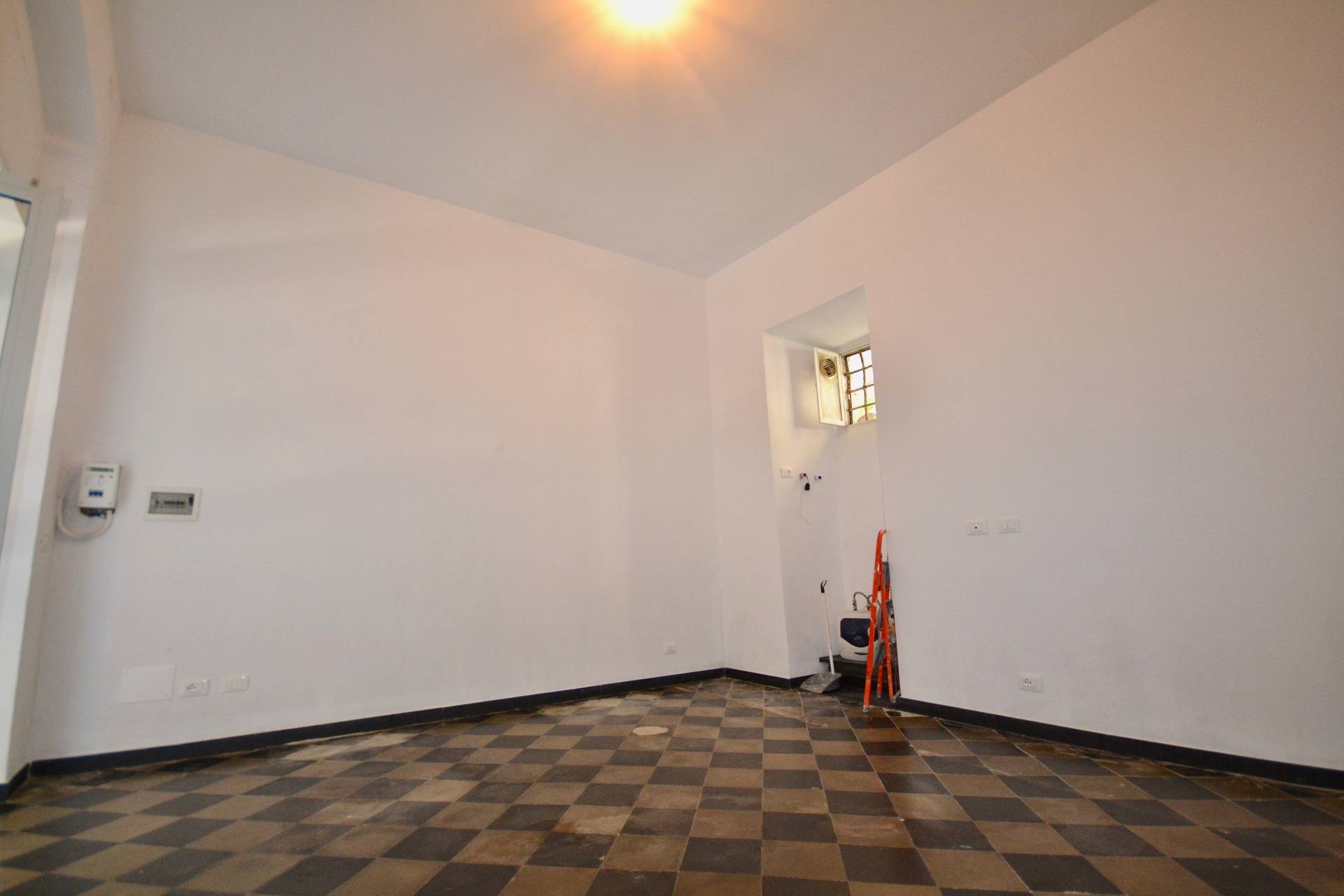 Locale commerciale in vendita a Genova, Centro Storico