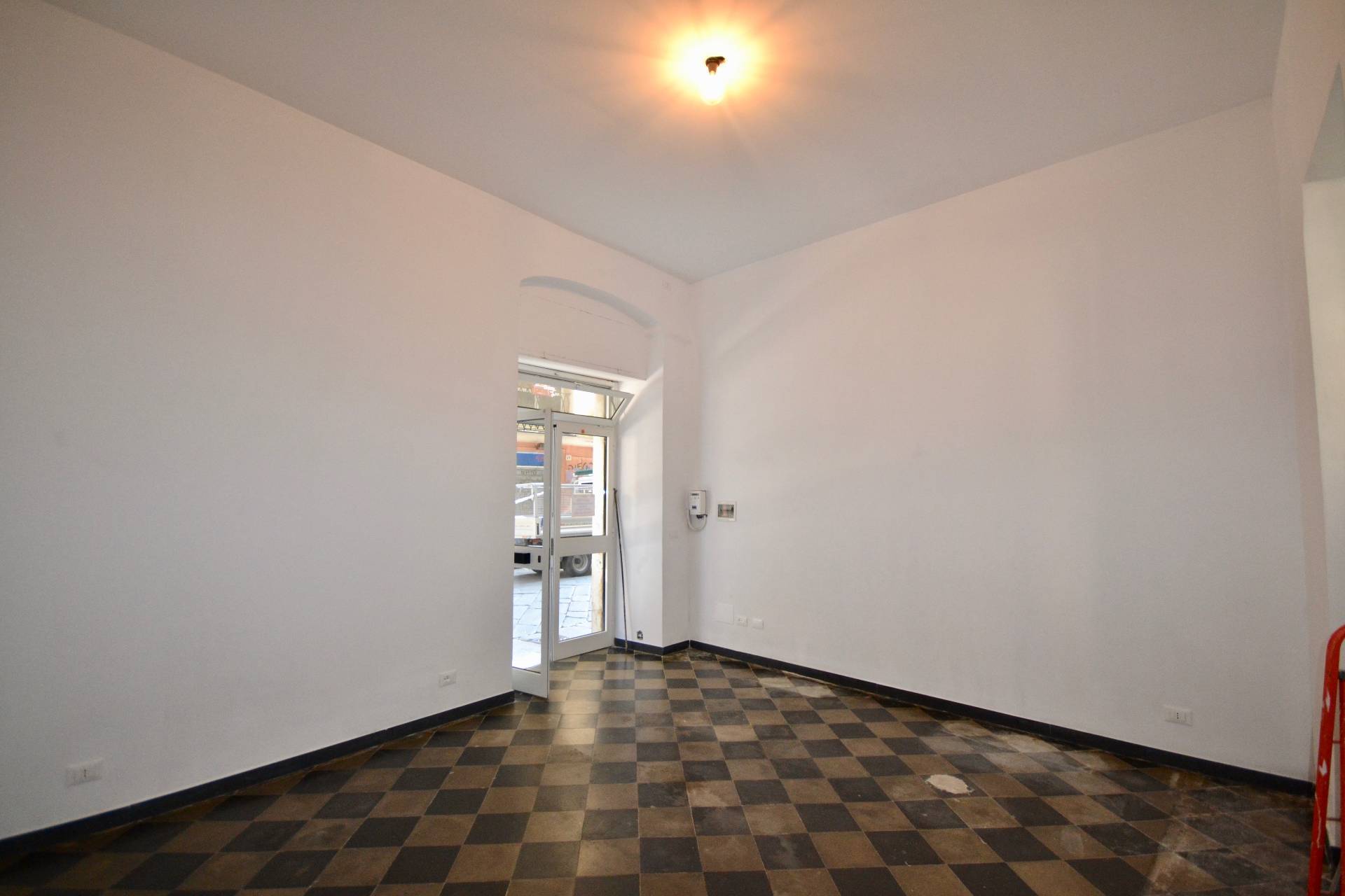 Locale commerciale in vendita a Genova, Centro Storico