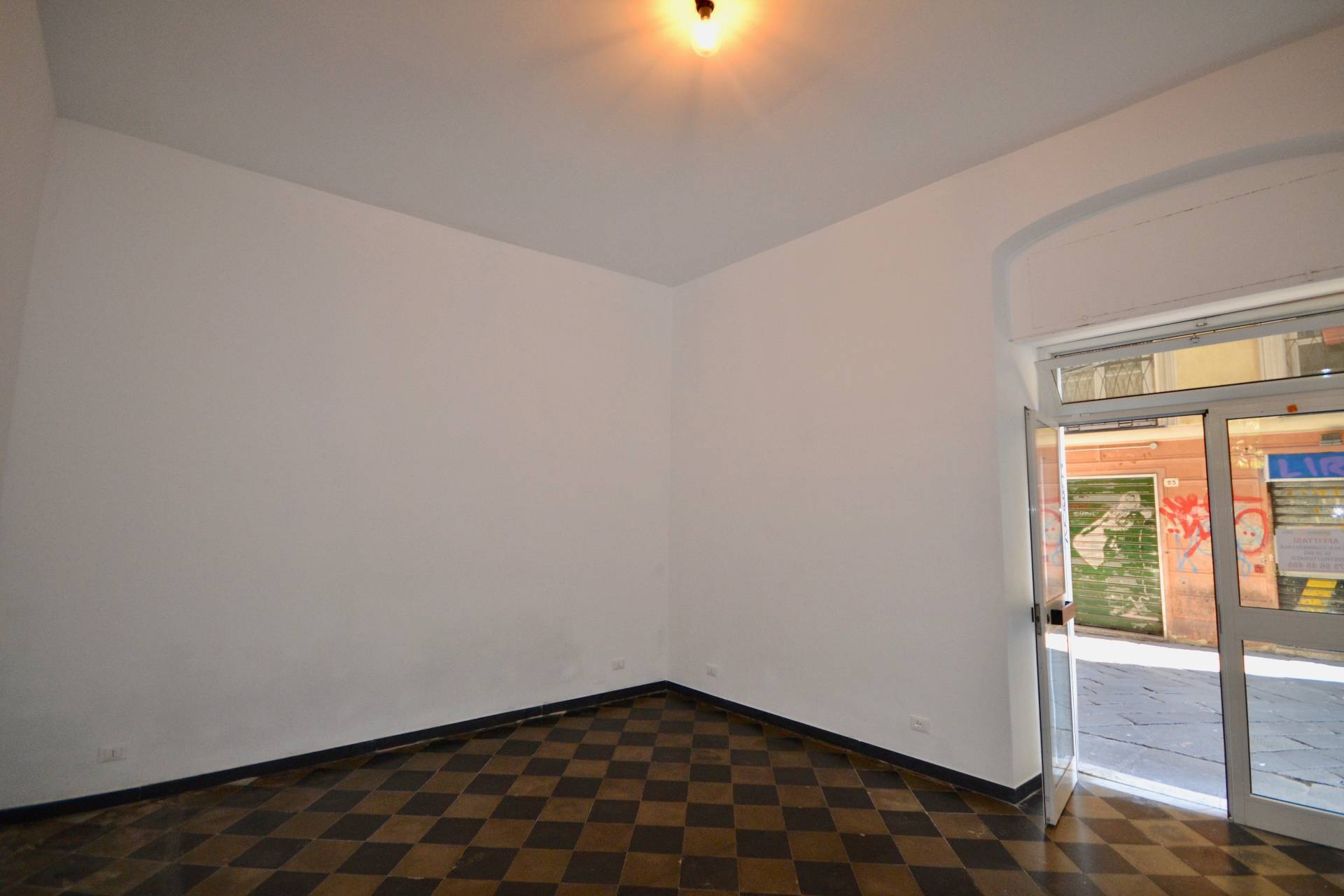 Locale commerciale in vendita a Genova, Centro Storico