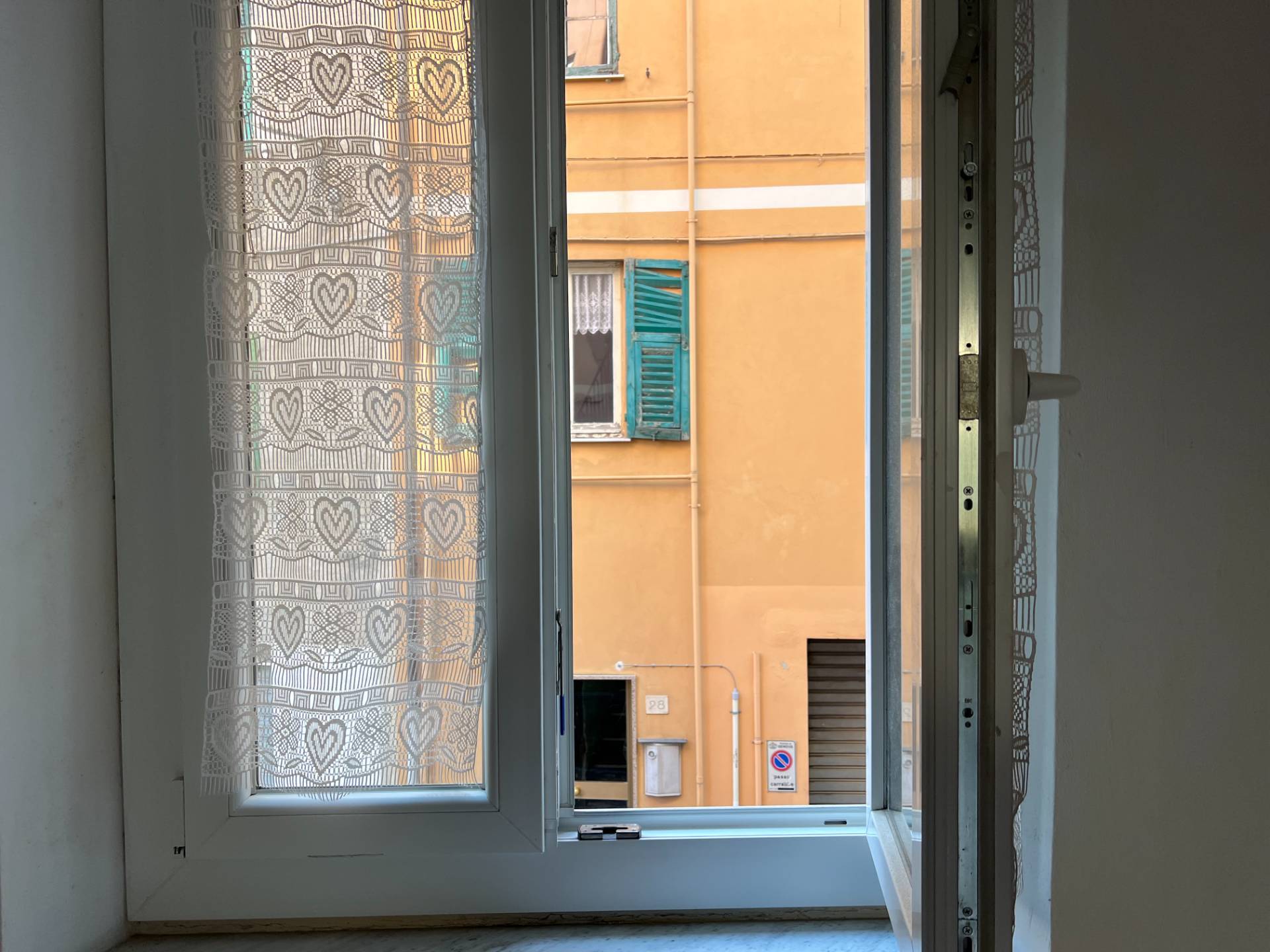 Ufficio in vendita a Genova, Rivarolo