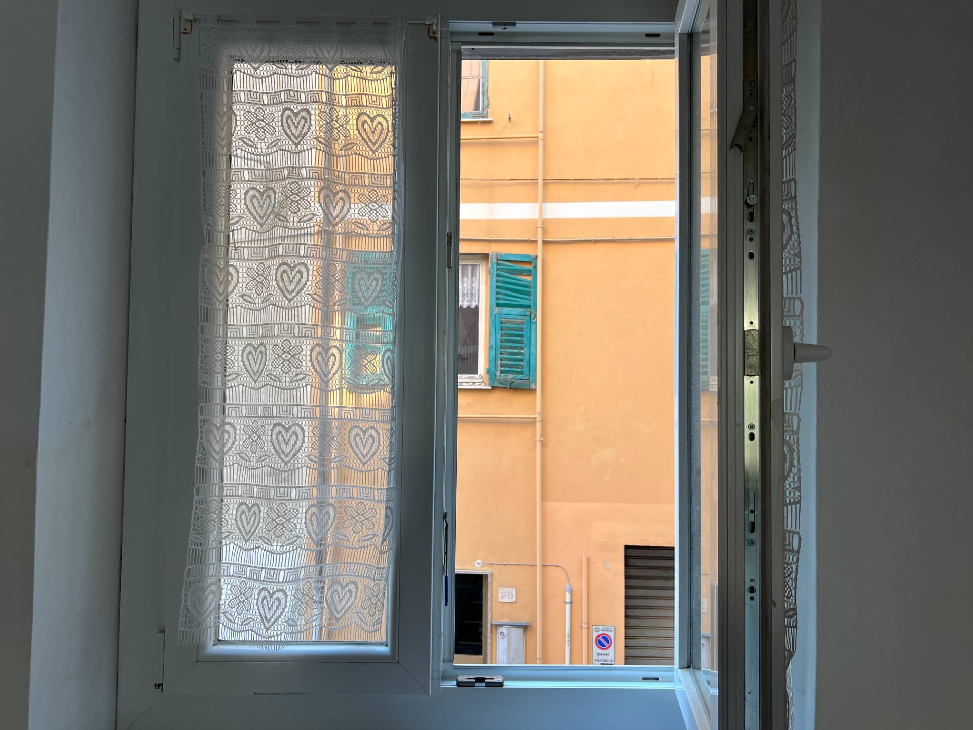 Ufficio in vendita a Genova, Rivarolo