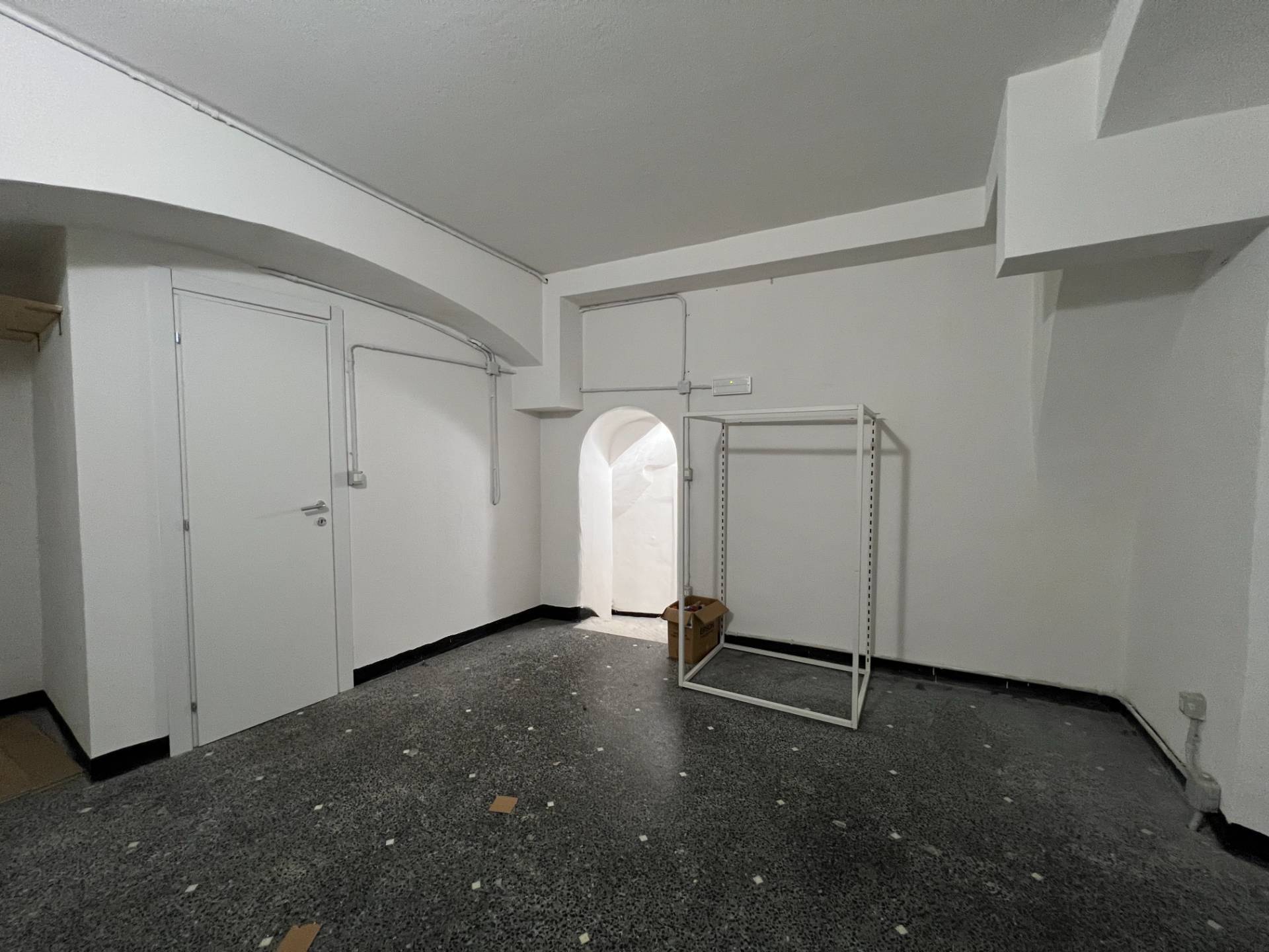 Locale commerciale in affitto a Genova, Centro Storico