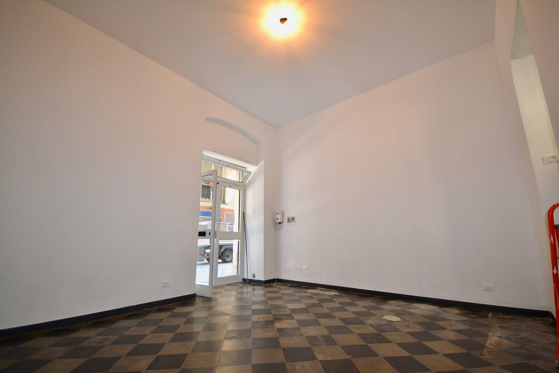 Locale commerciale in vendita a Genova, Centro Storico