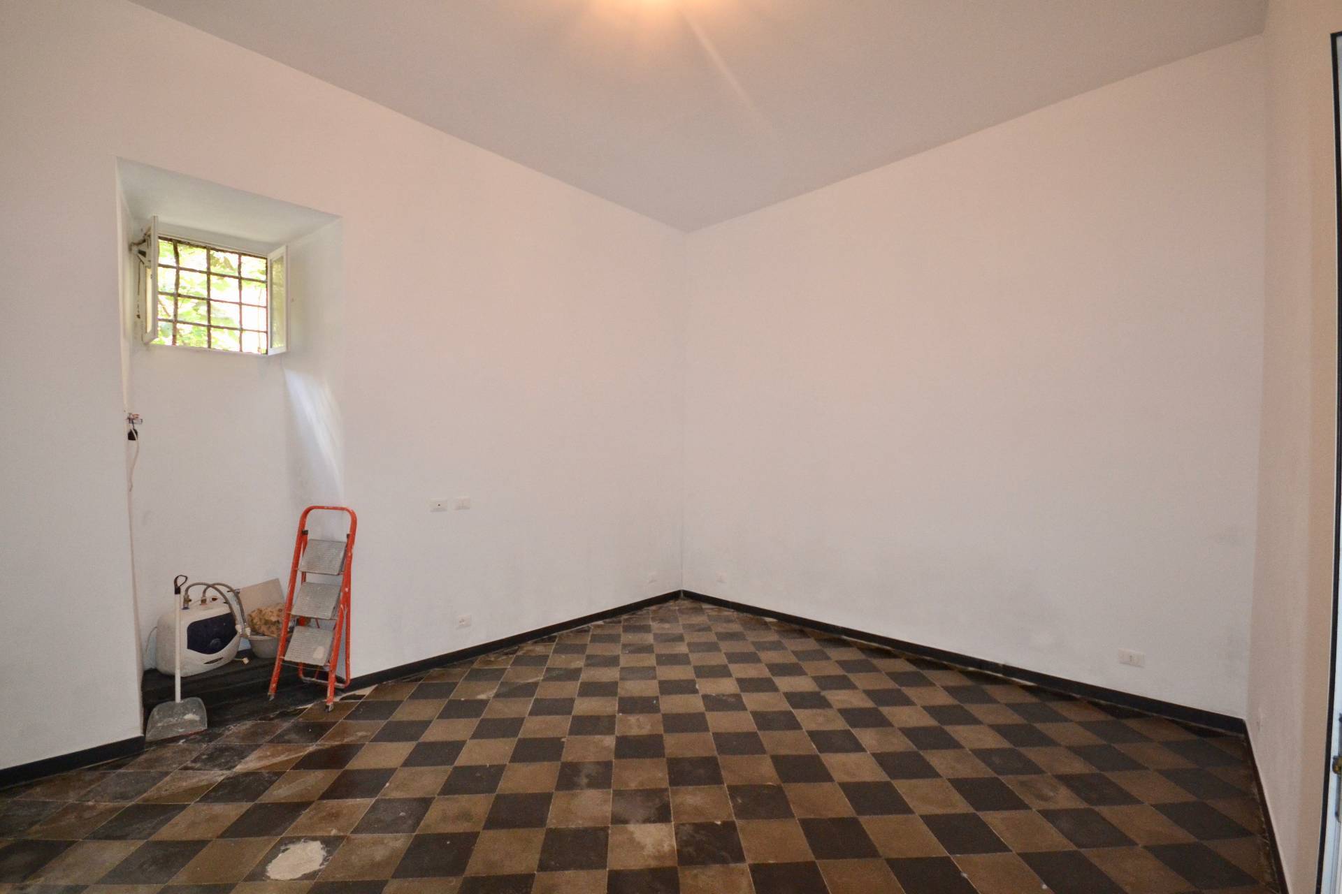 Locale commerciale in vendita a Genova, Centro Storico