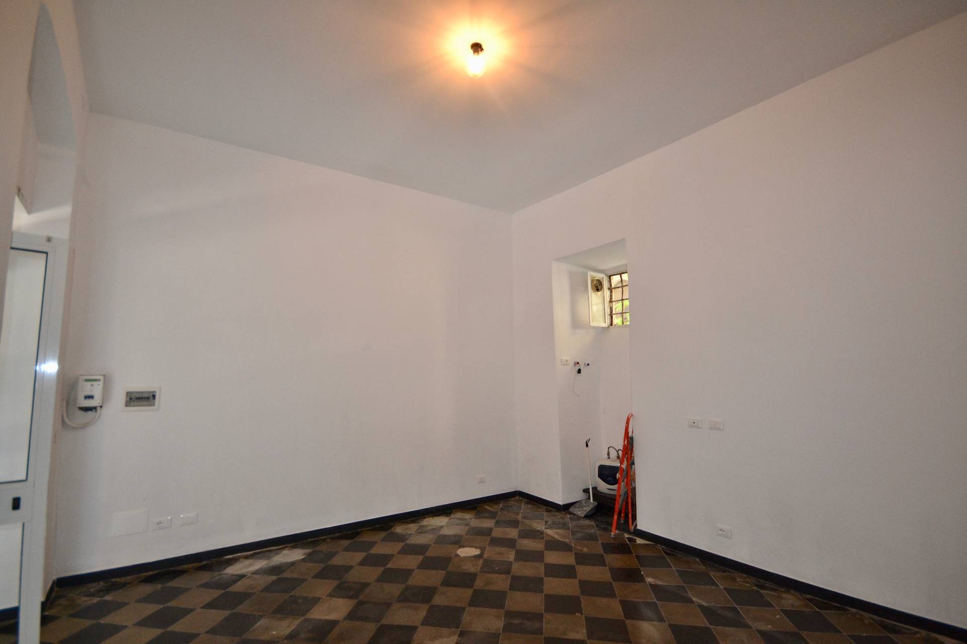 Locale commerciale in vendita a Genova, Centro Storico