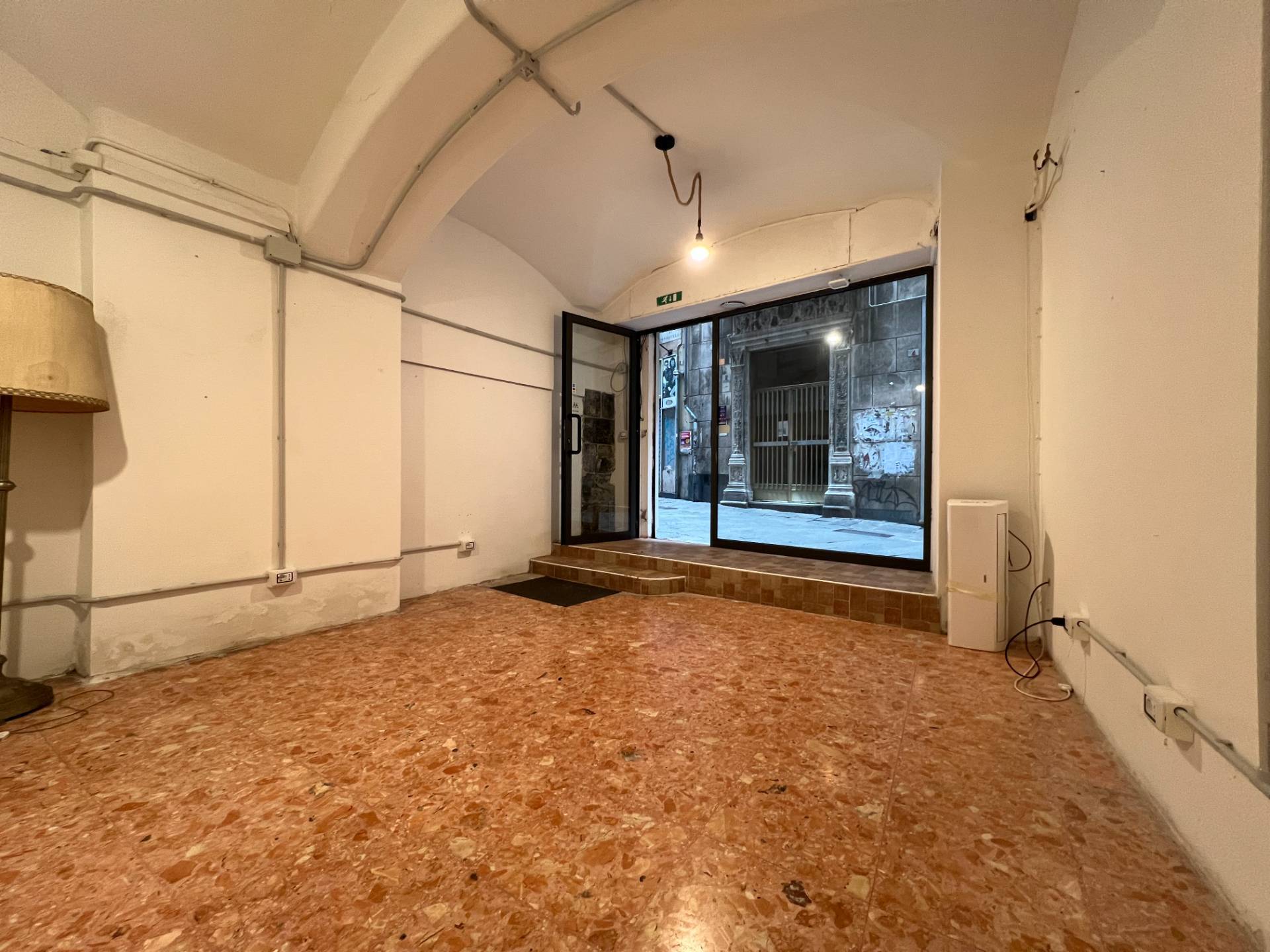 Locale commerciale in affitto a Genova, Centro Storico