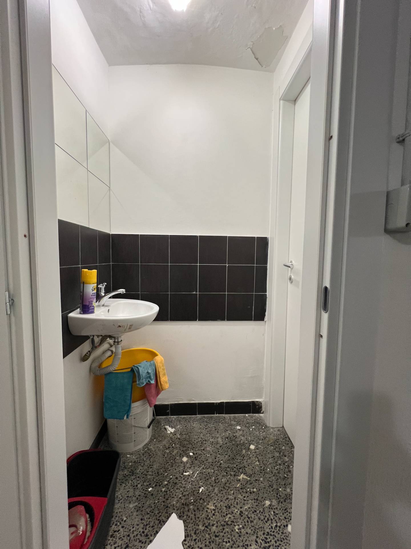 Locale commerciale in affitto a Genova, Centro Storico