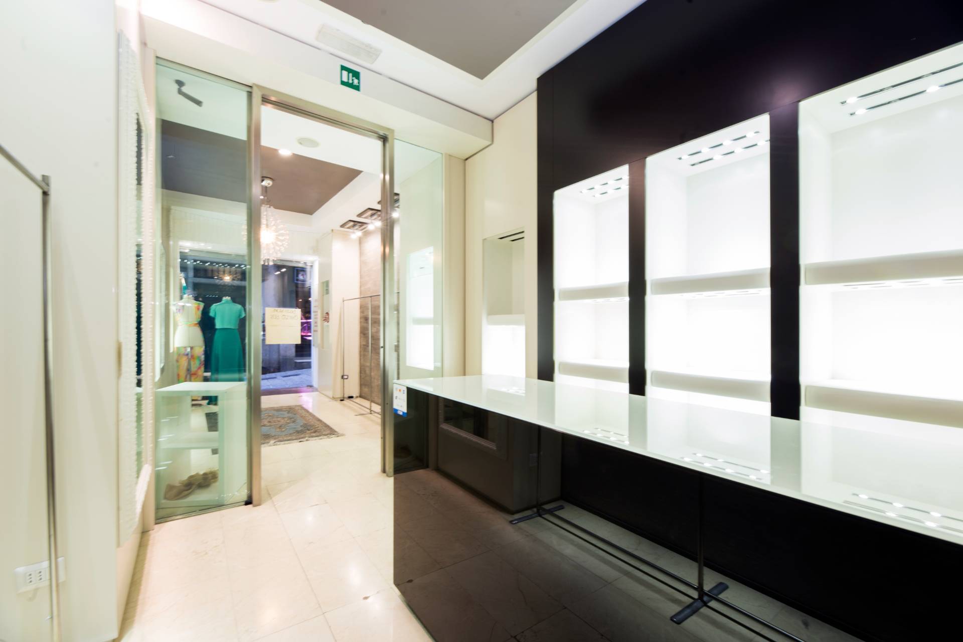 Locale commerciale in vendita a Genova, Centro Storico