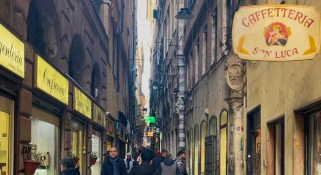 Locale commerciale in affitto a Genova, Centro Storico