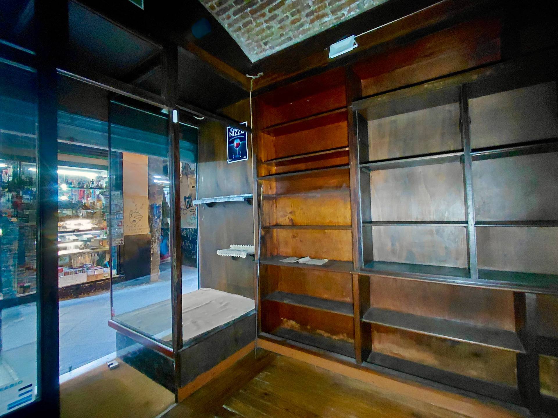 Locale commerciale in affitto a Genova, Centro Storico