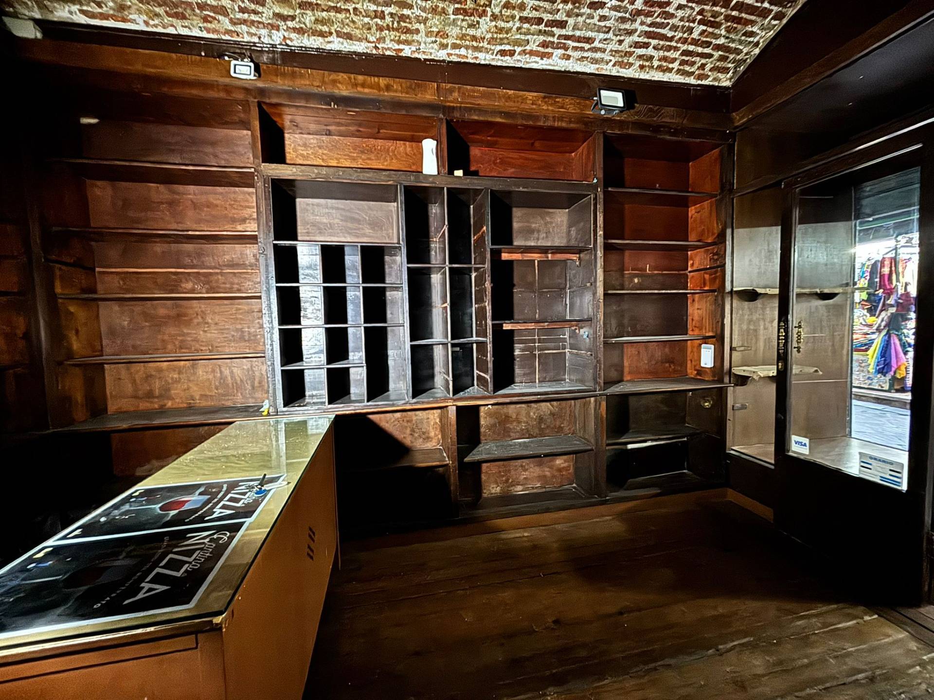 Locale commerciale in affitto a Genova, Centro Storico