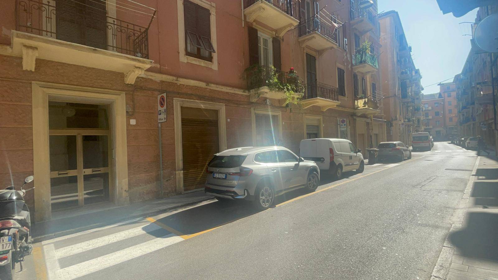 Locale commerciale in vendita a Vado Ligure