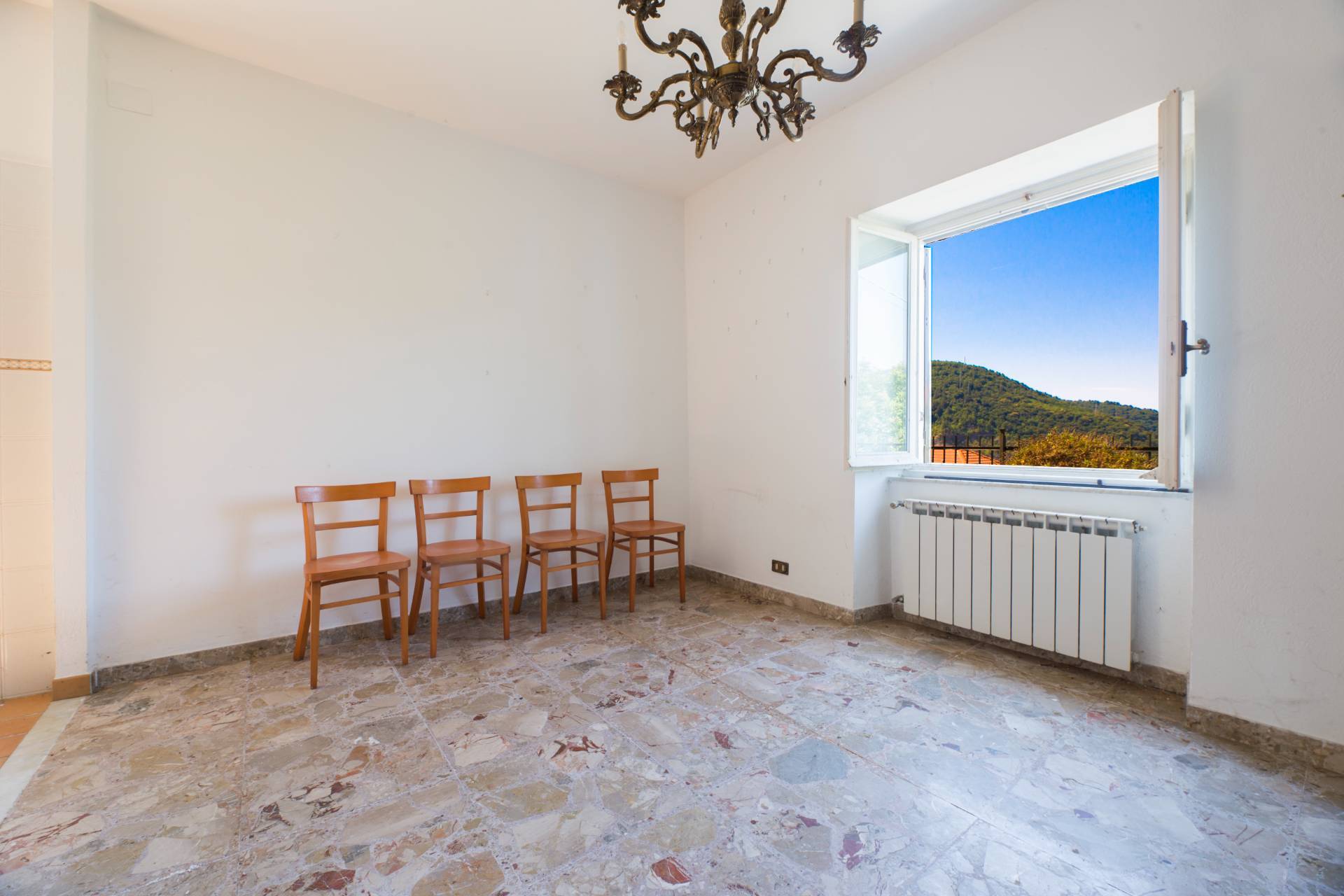 Casa indipendente in vendita a Genova, Molassana