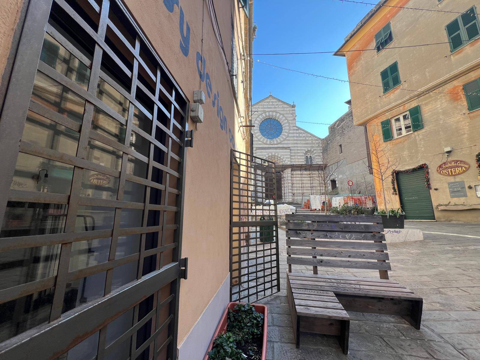 Locale commerciale in vendita a Genova, Centro Storico