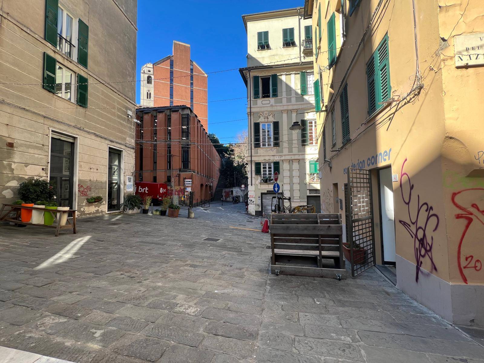 Locale commerciale in vendita a Genova, Centro Storico
