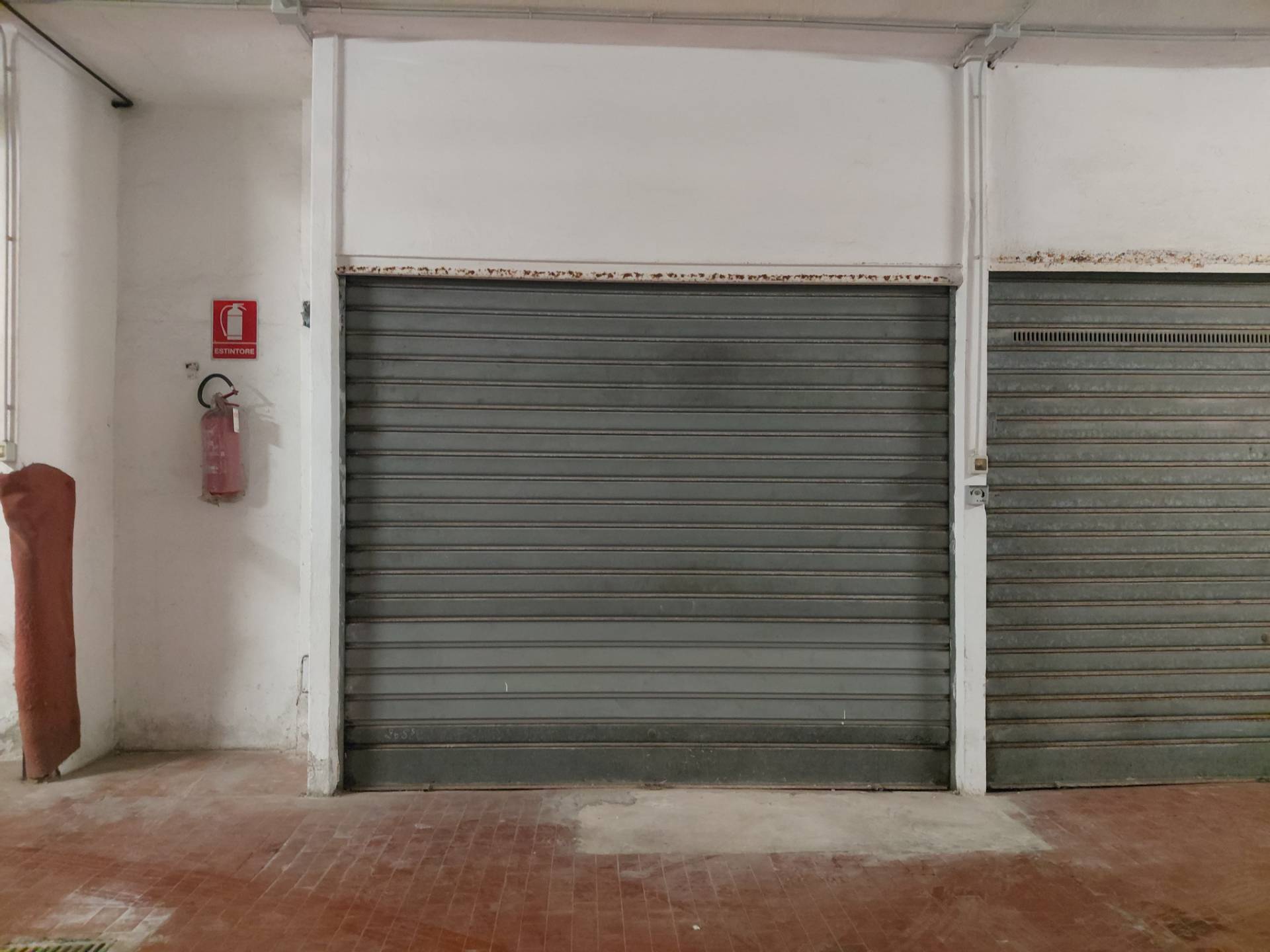 Box o garage in vendita a Genova, Quinto