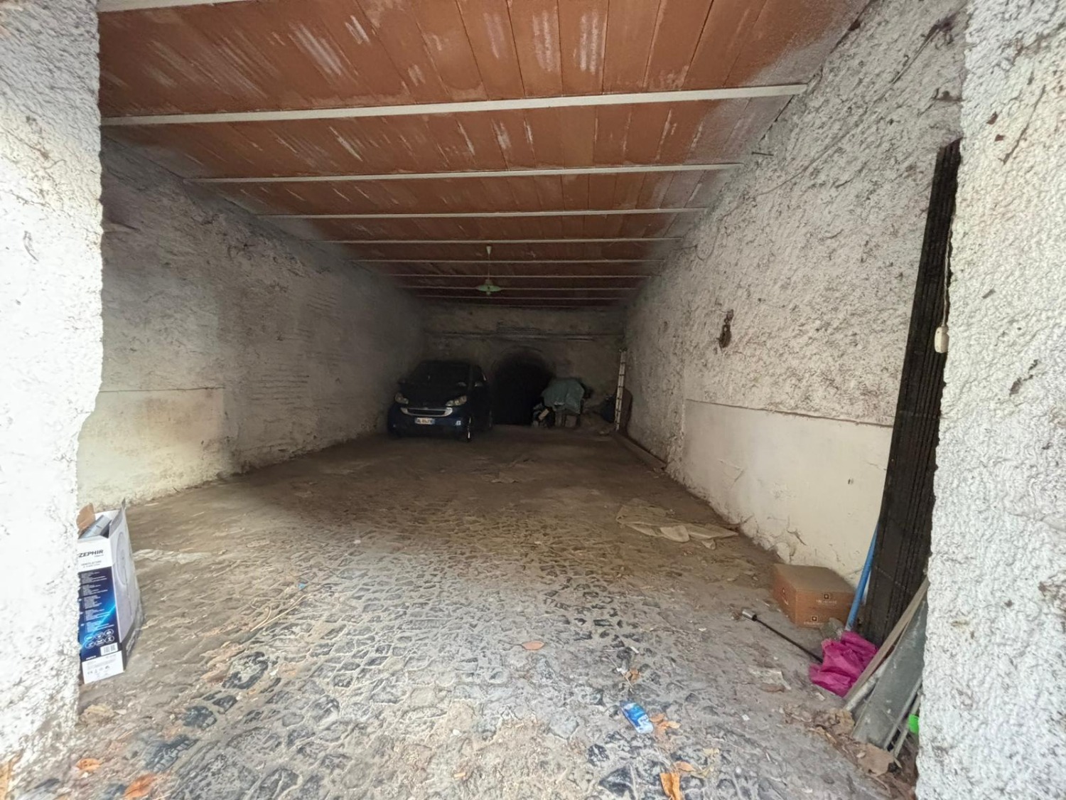 Box/Garage 55mq con box a Rocca di Papa