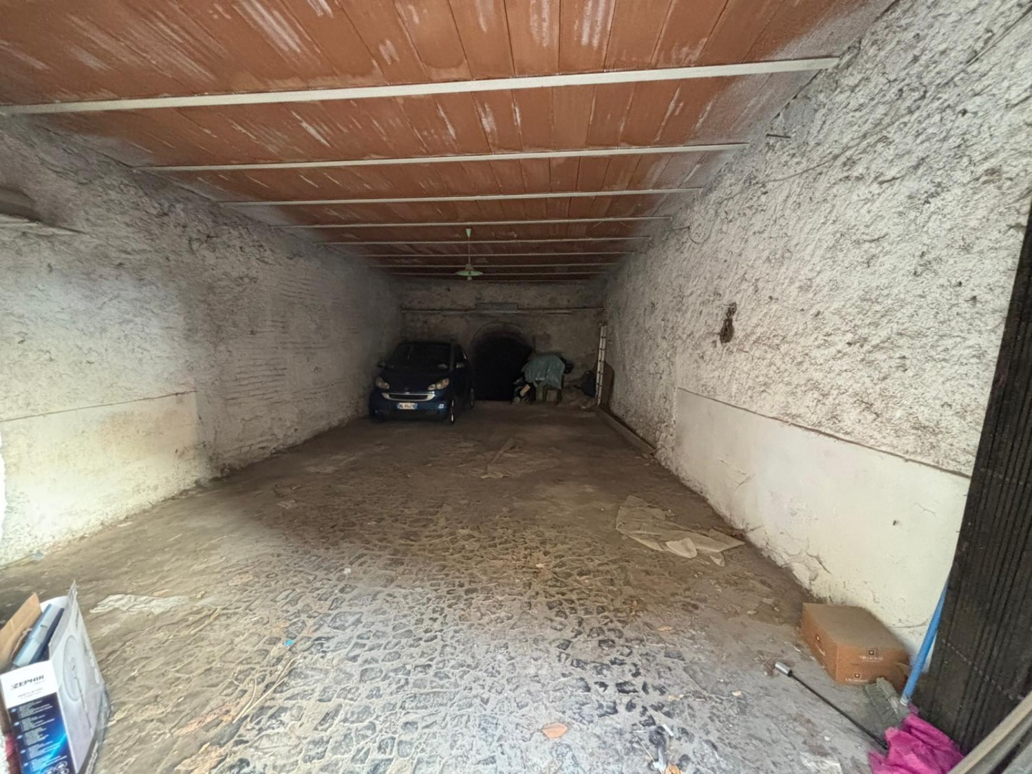 Box/Garage 55mq con box a Rocca di Papa