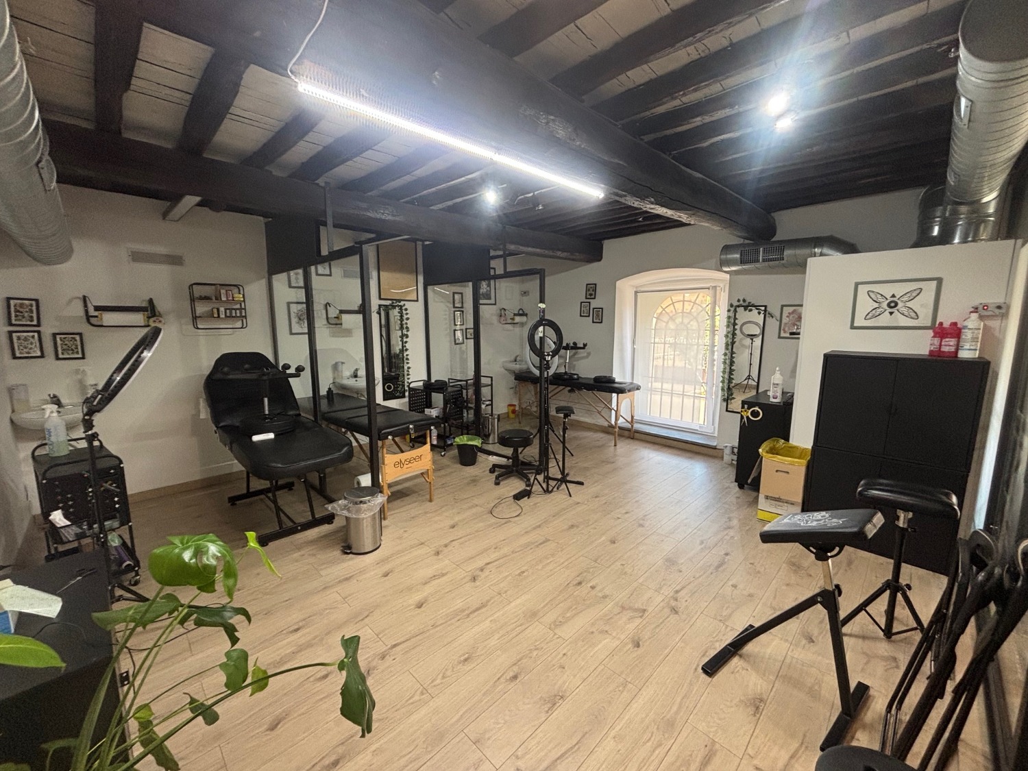 Locale commerciale in vendita a Grottaferrata