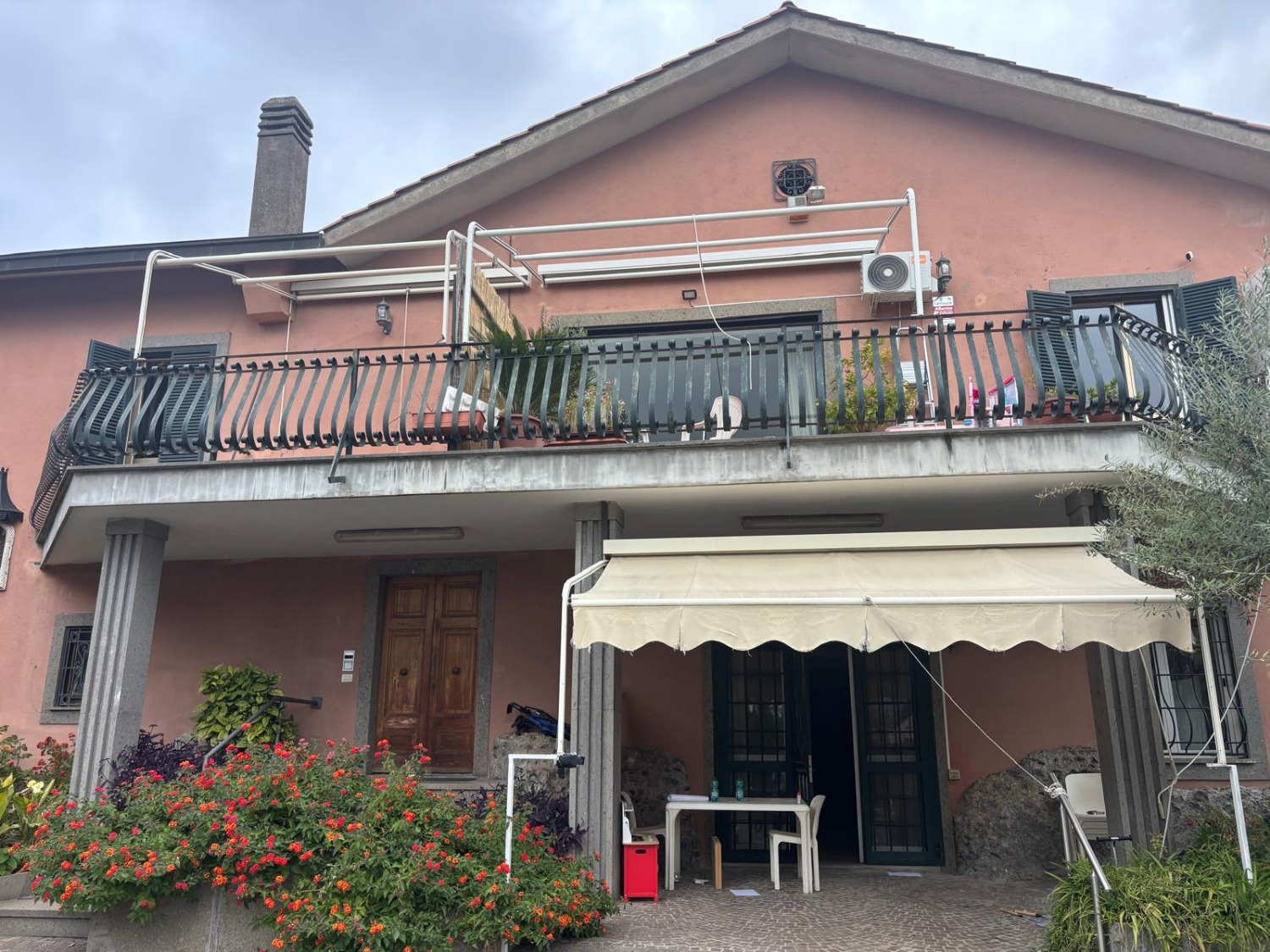 Trilocale con terrazzo a Grottaferrata