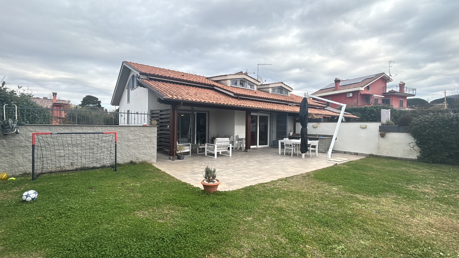 Villa con box a Rocca di Papa