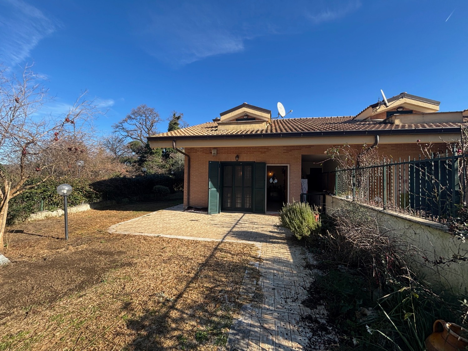 Villa con box a Rocca di Papa