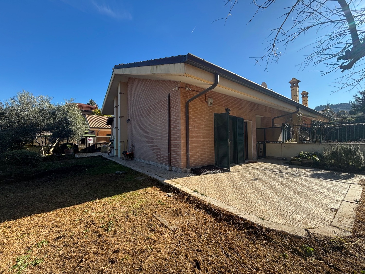 Villa con box a Rocca di Papa