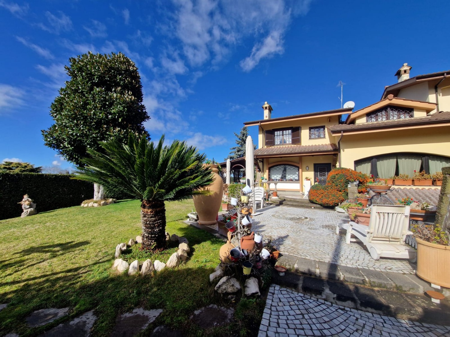 Villa con box a Rocca di Papa