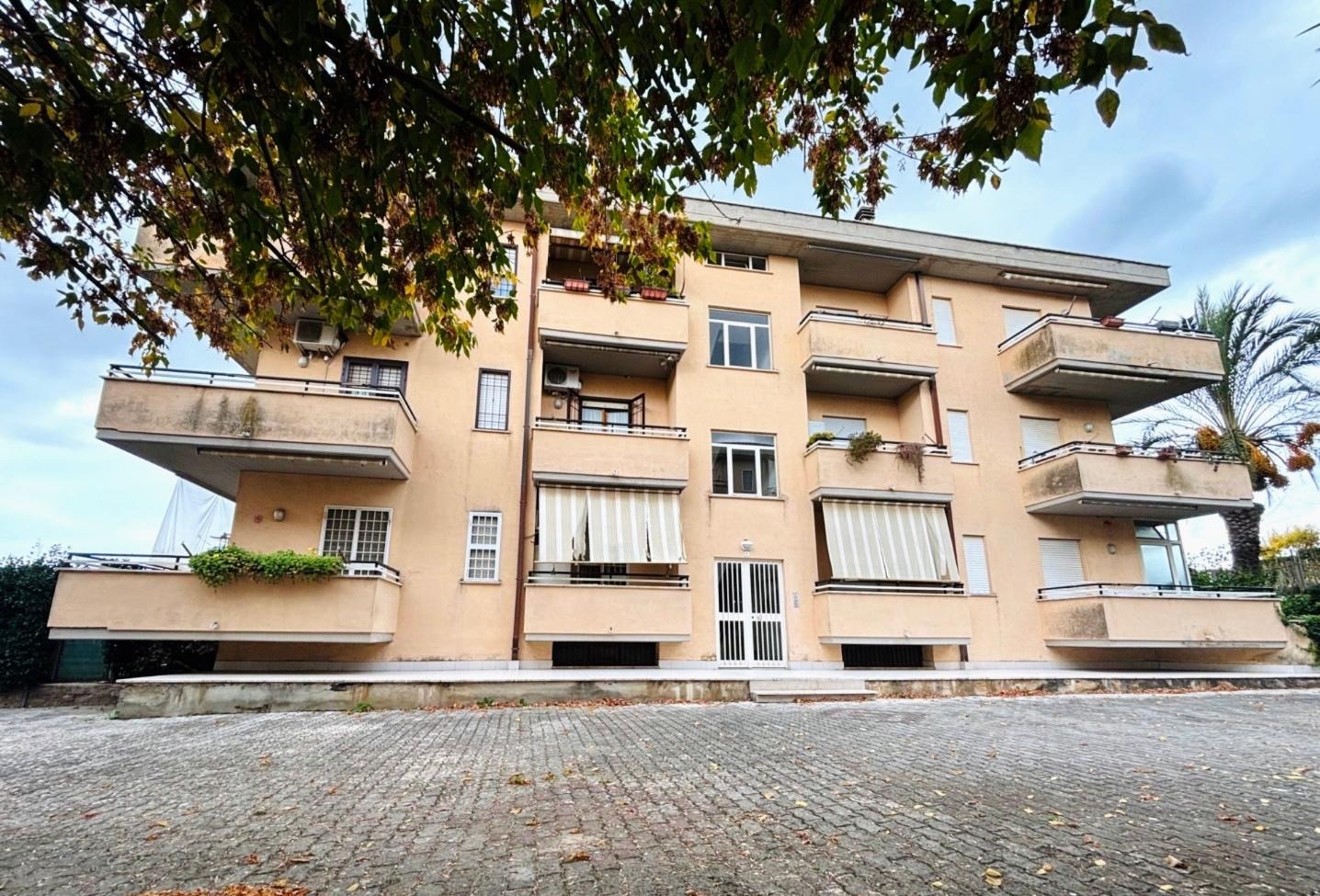 Quadrilocale con terrazzo a Lanuvio