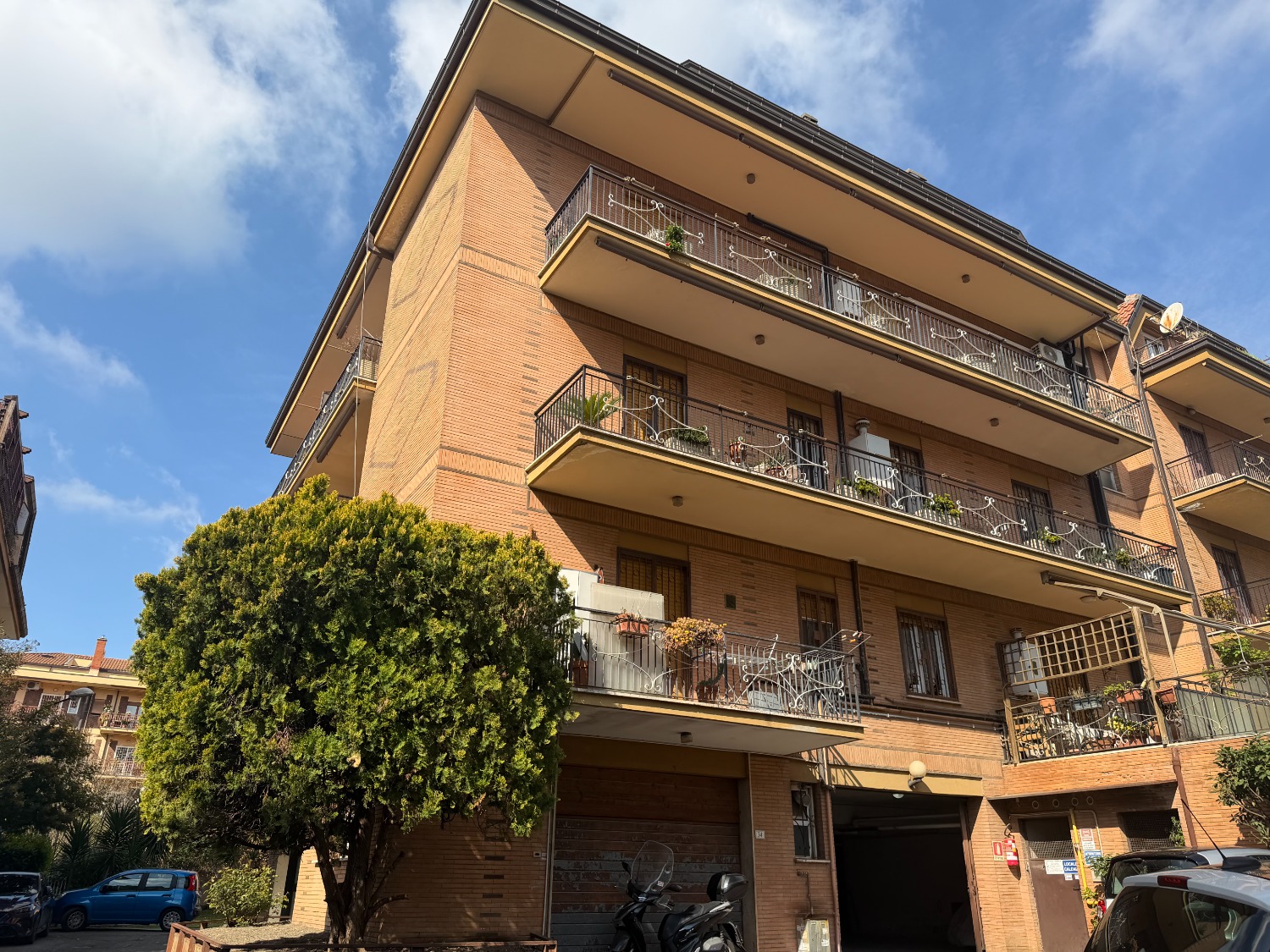 Trilocale con terrazzo a Grottaferrata