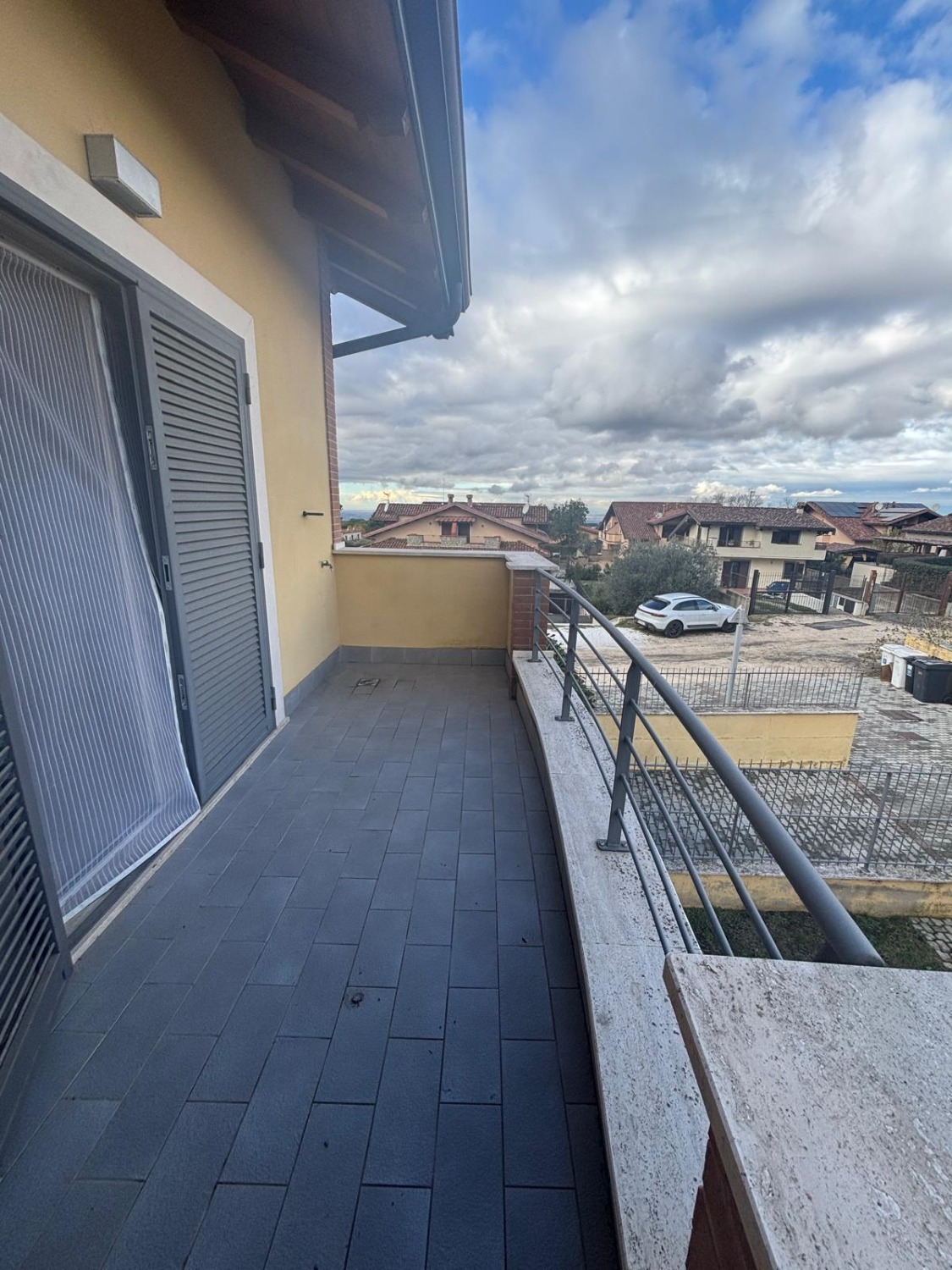 Trilocale con terrazzo a Rocca di Papa