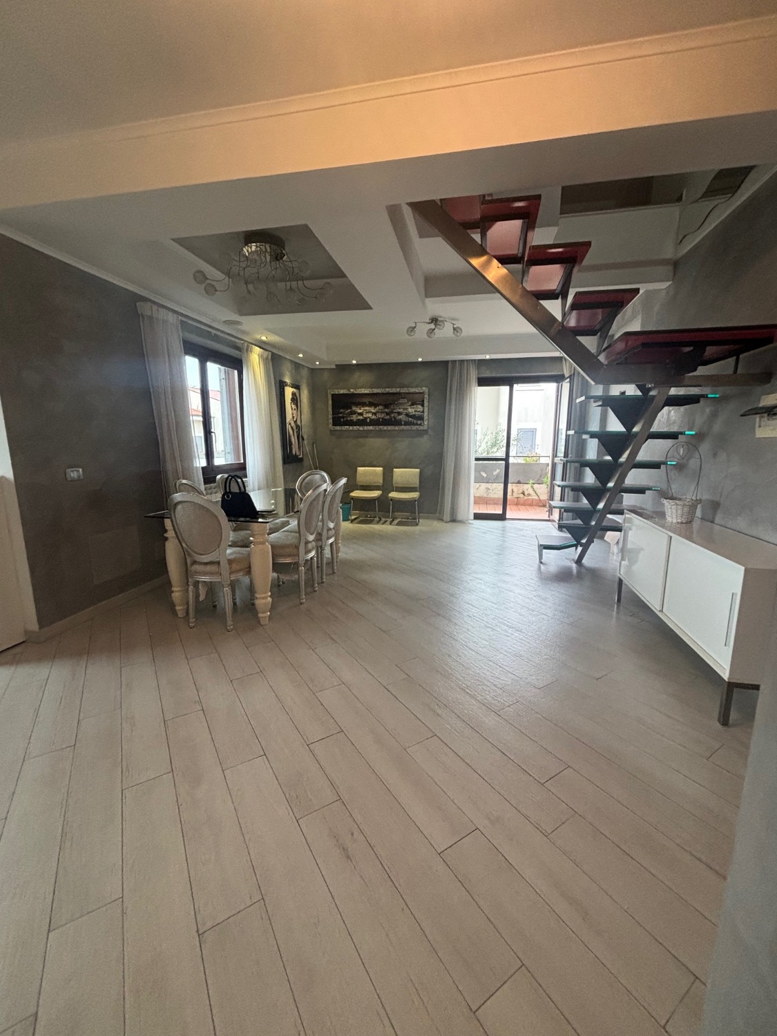 Quadrilocale con terrazzo a Frascati