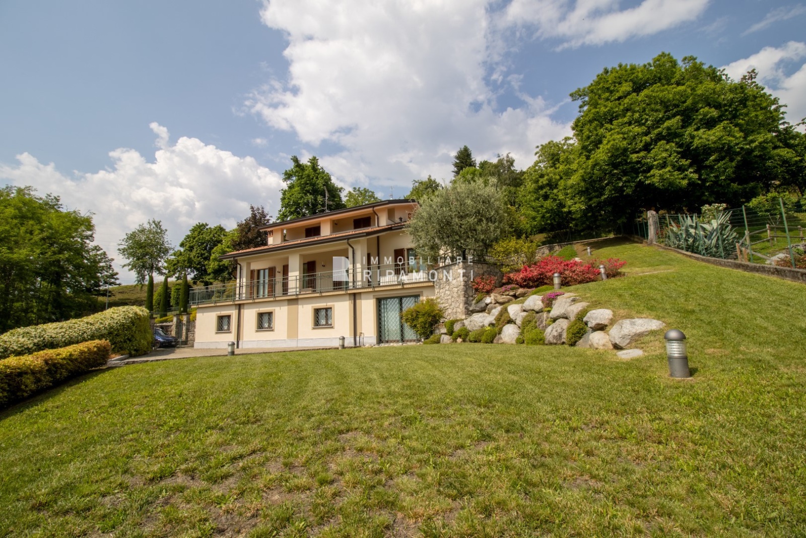 Villa in vendita a Ello