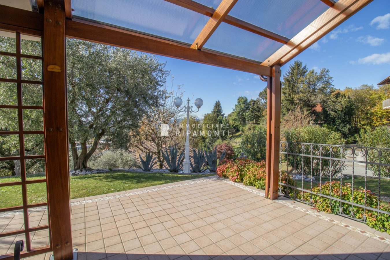 Villa in vendita a Ello