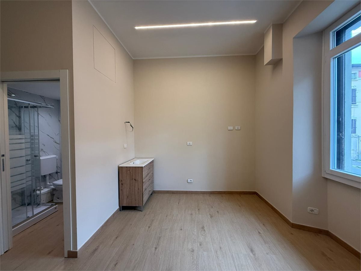 Monolocale in vendita, Lecco centralissimo