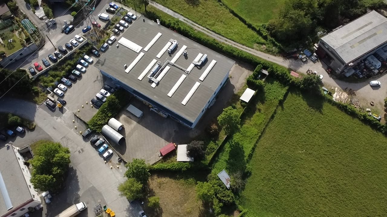 Capannone in vendita a Barzan�