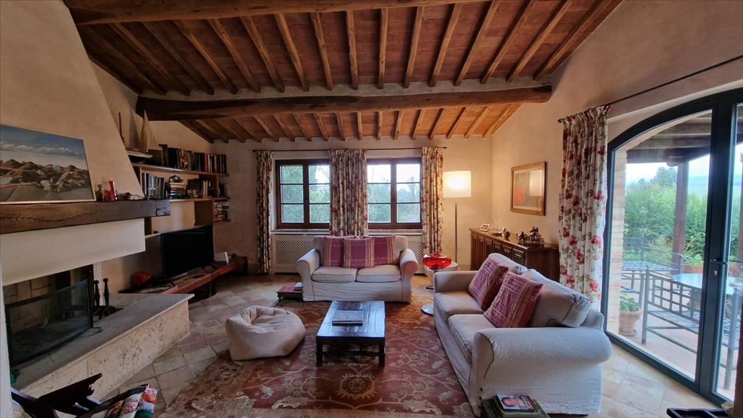 Villa con giardino a Asciano