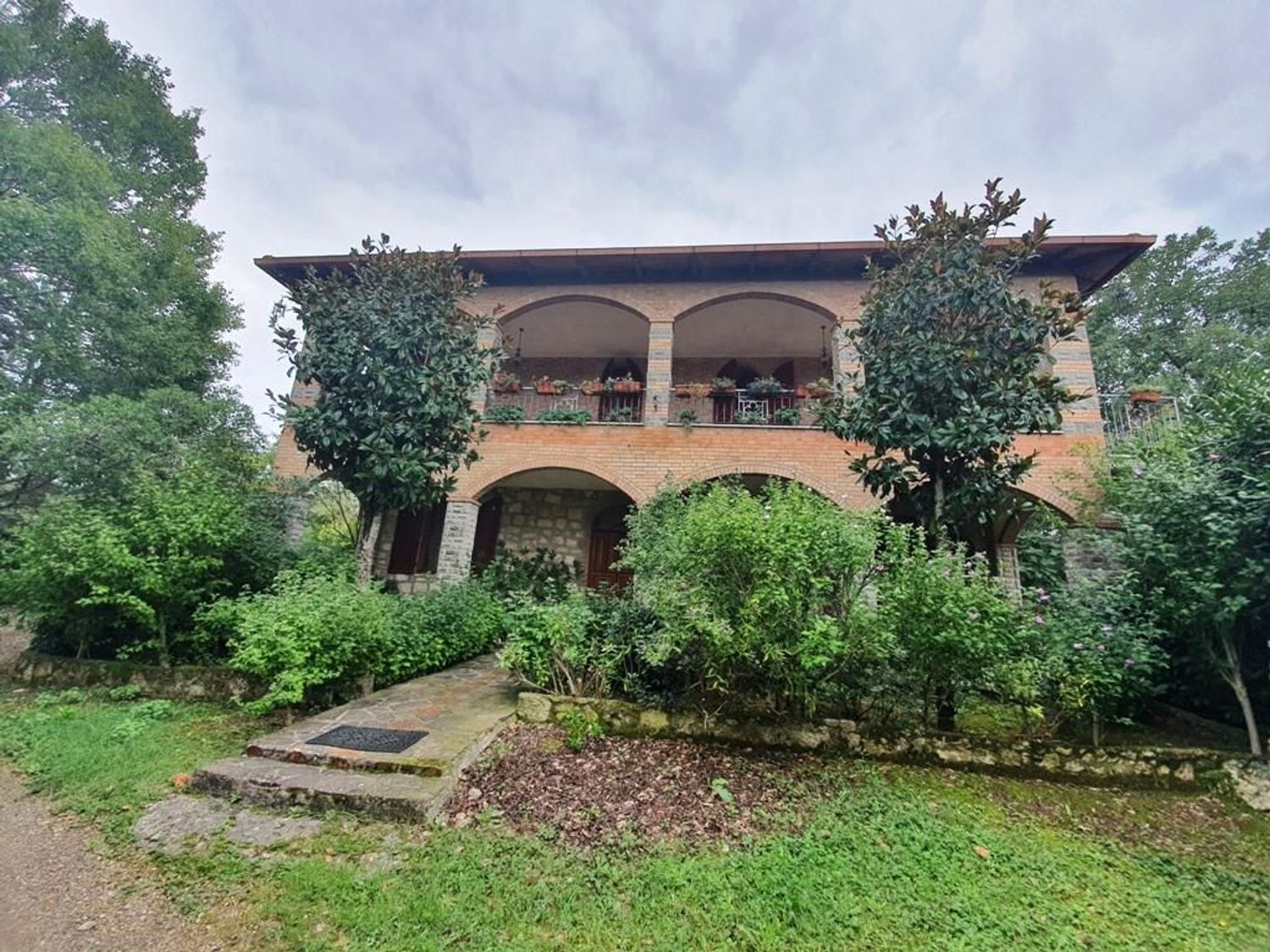 Villa con giardino a Murlo