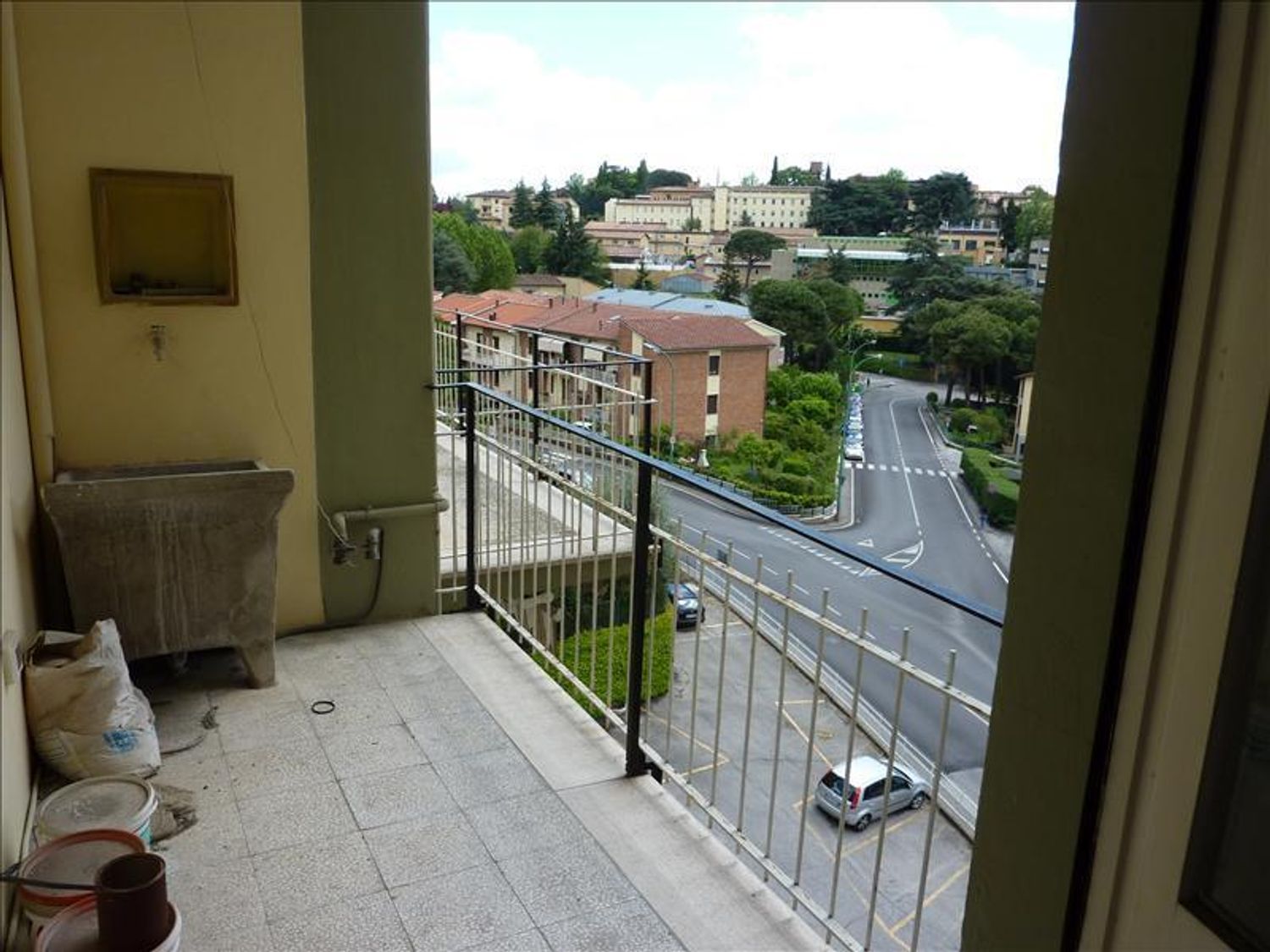 Trilocale arredato in affitto a Siena