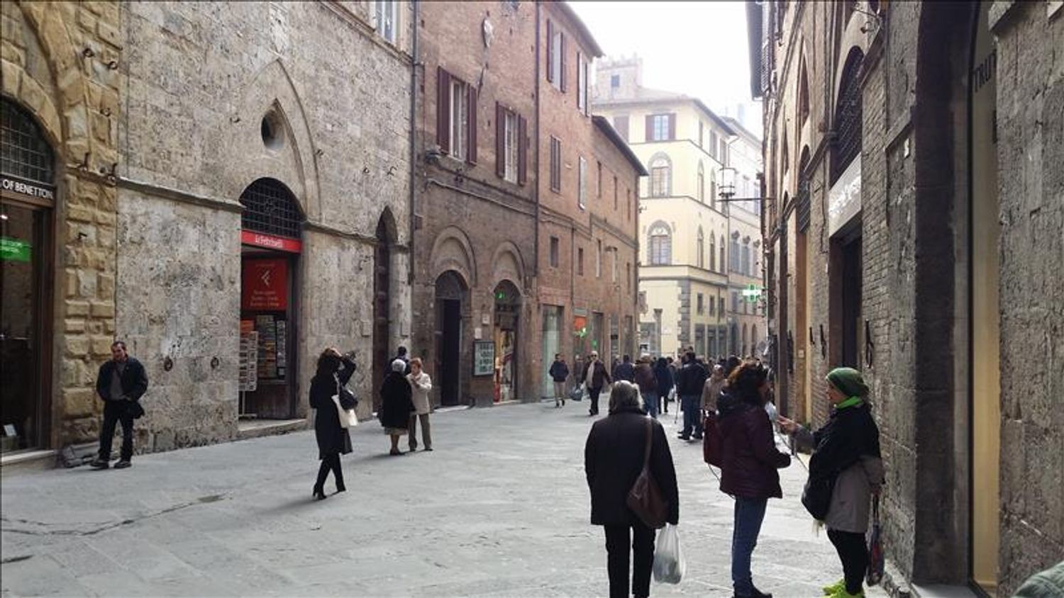 locale commerciale in affitto a Siena in zona Centro Città