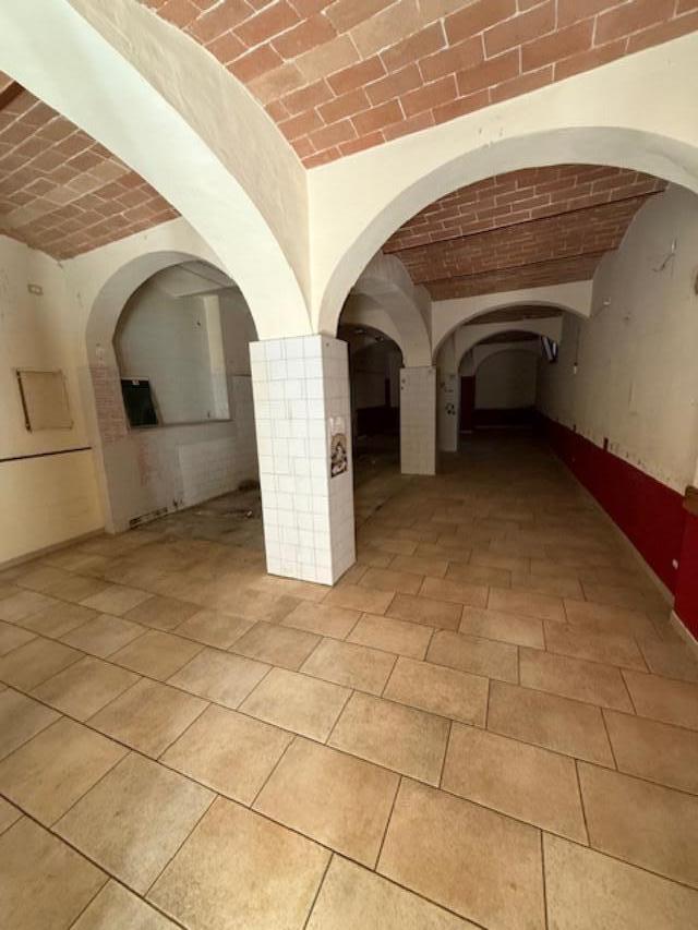 Locale commerciale da ristrutturare, Siena centro storico