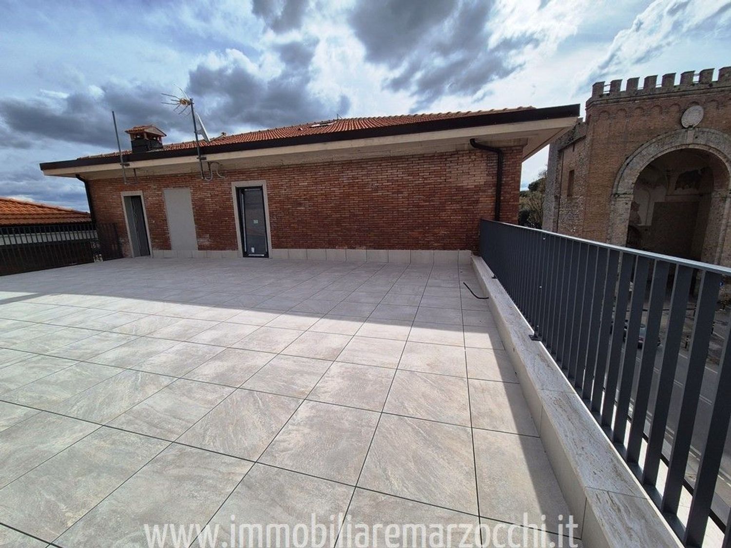 Appartamento con terrazzo, Siena antiporto