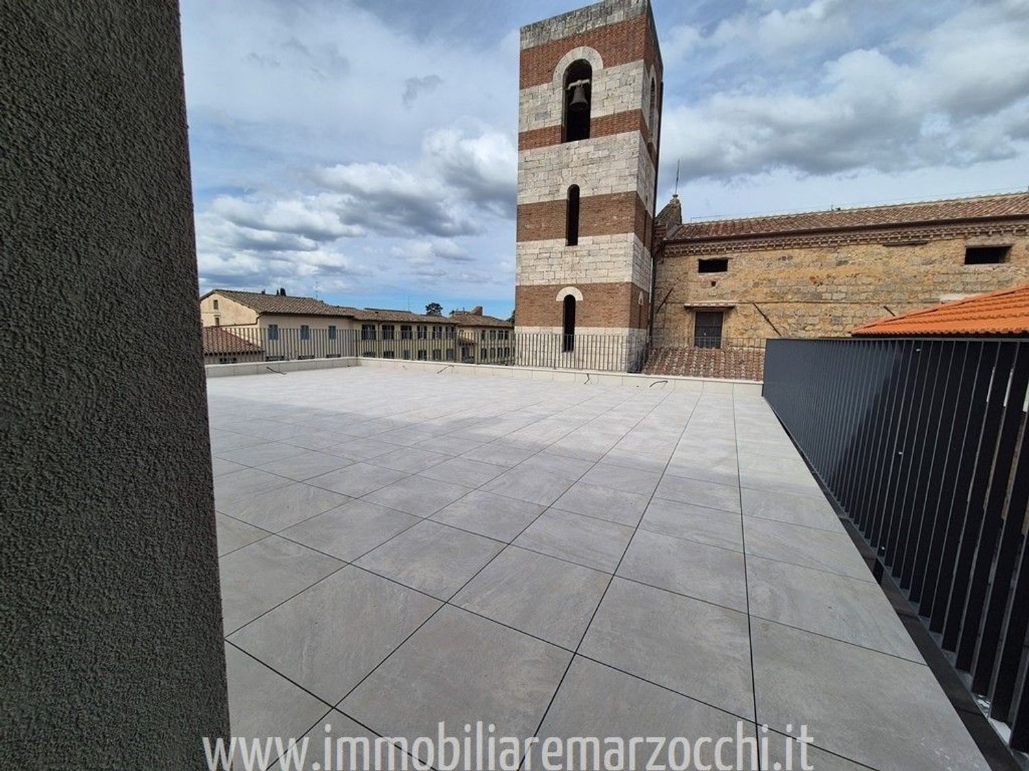 Appartamento con terrazzo, Siena antiporto