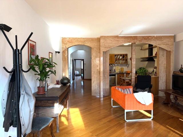 Appartamento con terrazzo, Siena centro storico