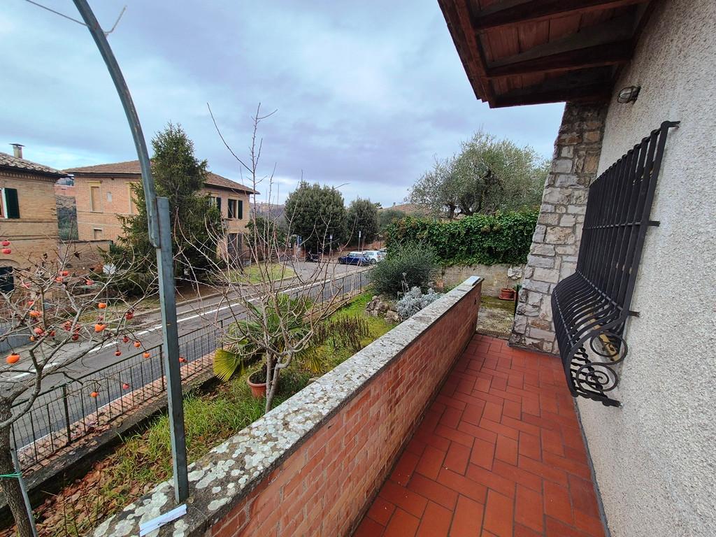 Casa indipendente con giardino, Siena romana esterna
