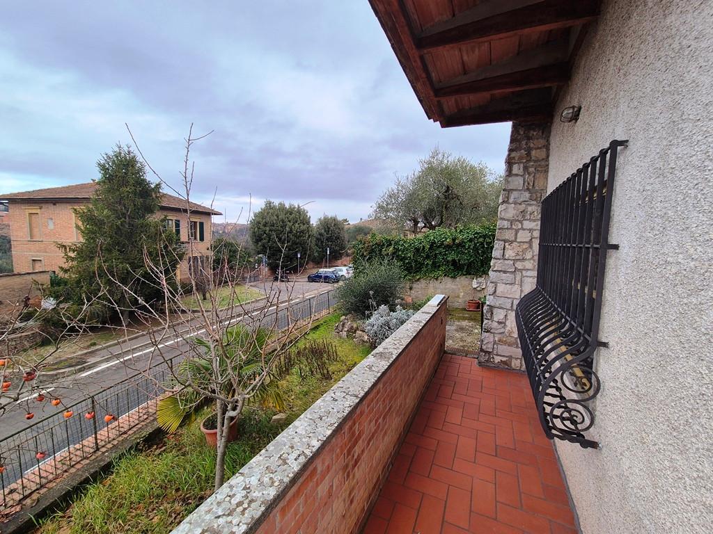 Casa indipendente con giardino, Siena romana esterna