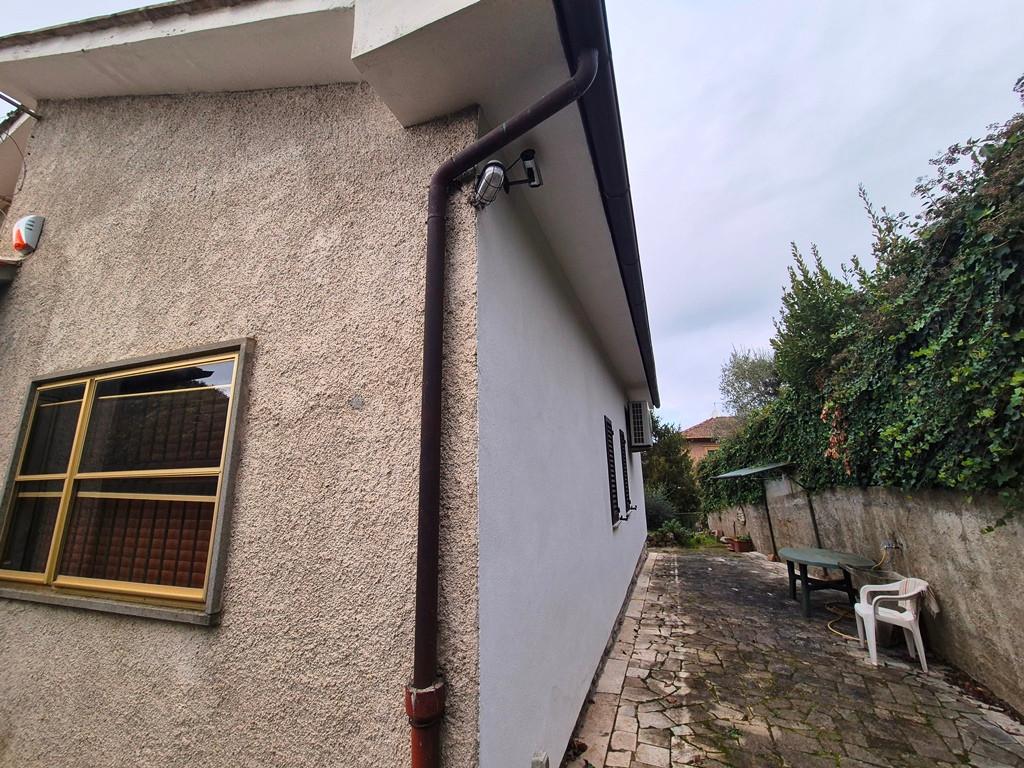 Casa indipendente con giardino, Siena romana esterna