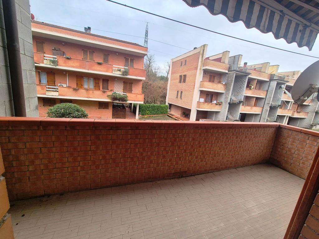 Appartamento con terrazzi, Siena costalpino