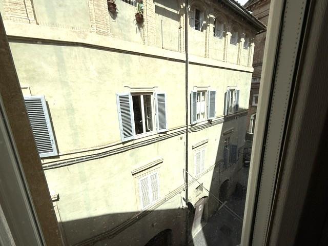 Appartamento con terrazzo, Siena centro storico