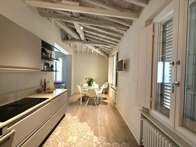 Appartamento con terrazzo, Siena centro storico